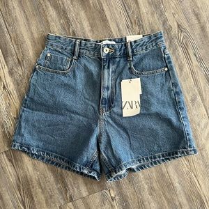 New with tags! Zara jean “mom shorts”.